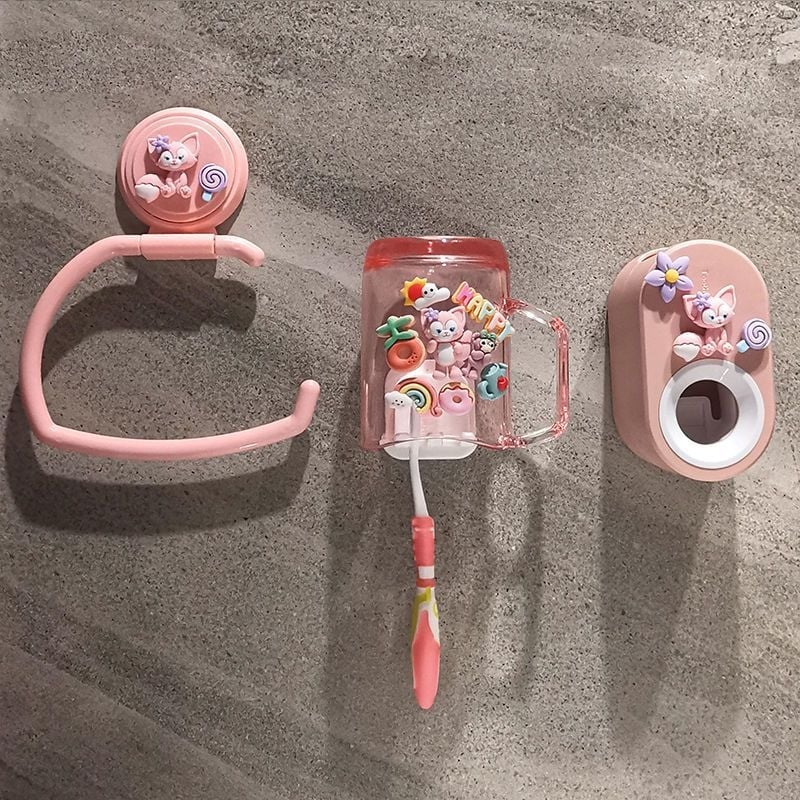 Plastični stalak za ručnike u dječjoj kupaonici s crtić dizajnom, nije uvezen