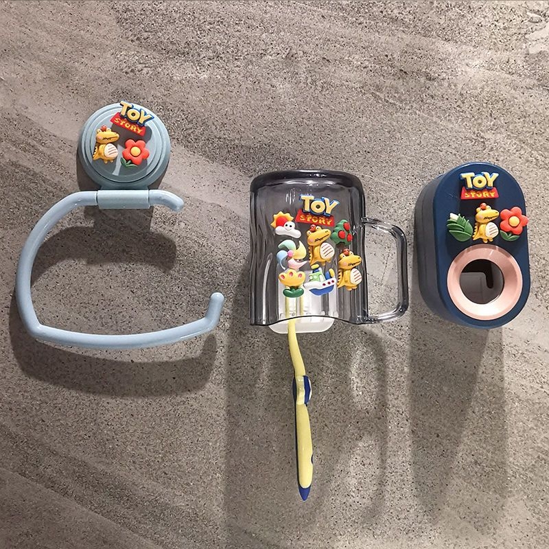 Plastični stalak za ručnike u dječjoj kupaonici s crtić dizajnom, nije uvezen