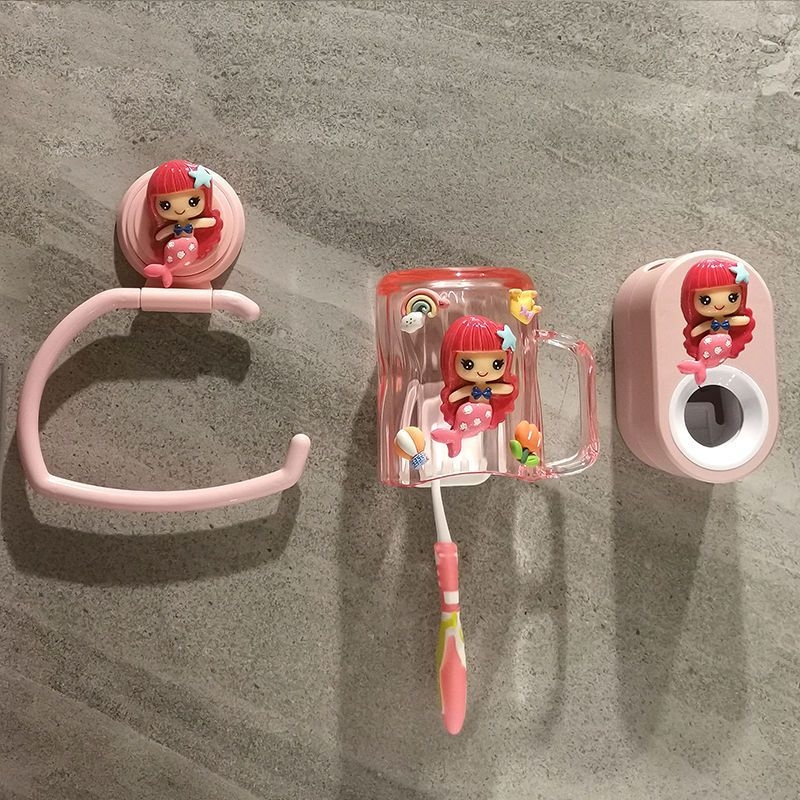 Plastični stalak za ručnike u dječjoj kupaonici s crtić dizajnom, nije uvezen