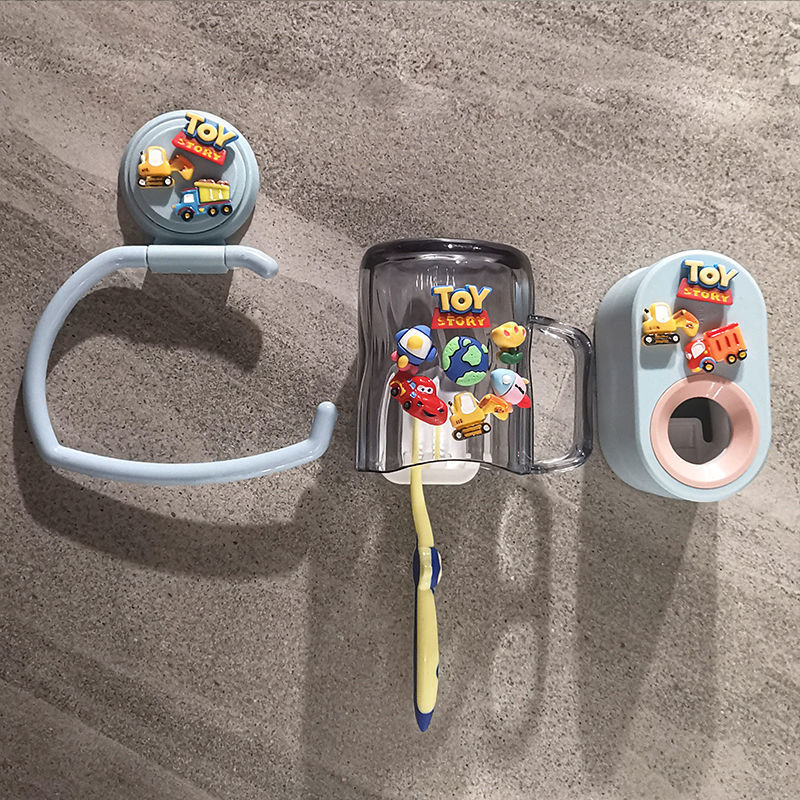 Plastični stalak za ručnike u dječjoj kupaonici s crtić dizajnom, nije uvezen