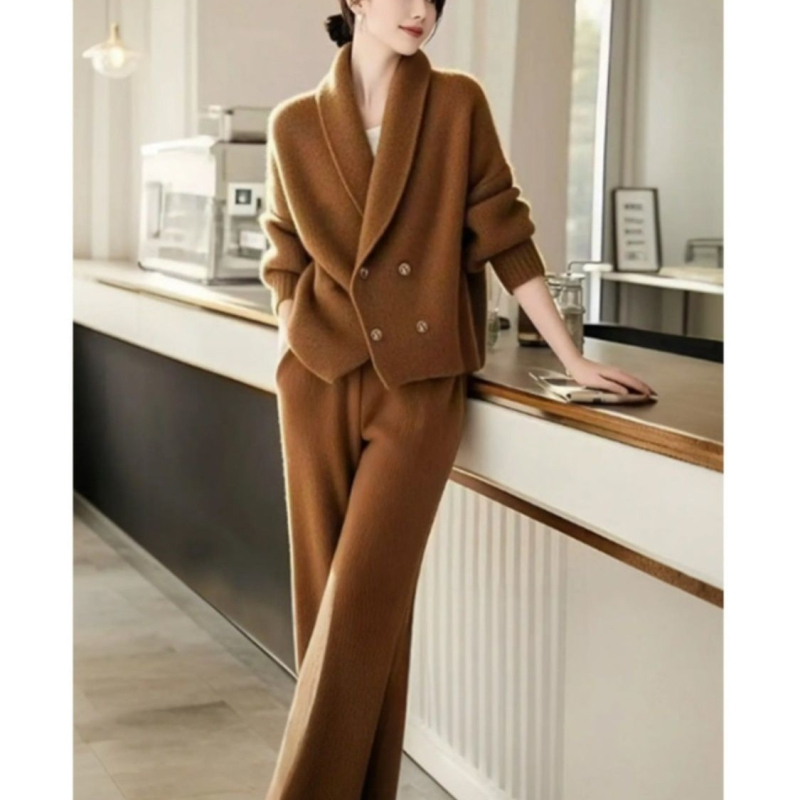 Set tricotat casual din două piese cu palton-sweater și pantaloni largi (bumbac; lungime pantaloni: trei sferturi; mânecă: printesă; sezon: iarnă-primăvară; stil: Doamnă Elegantă)