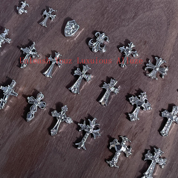 Nail art metalni dodaci s križem – mika prah, lančani uzorak, sladak retro punk stil