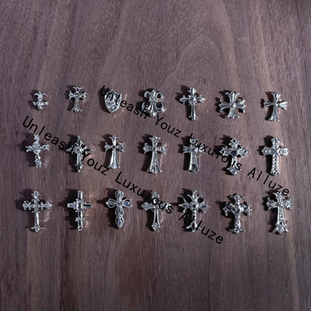 Nail art metalni dodaci s križem – mika prah, lančani uzorak, sladak retro punk stil