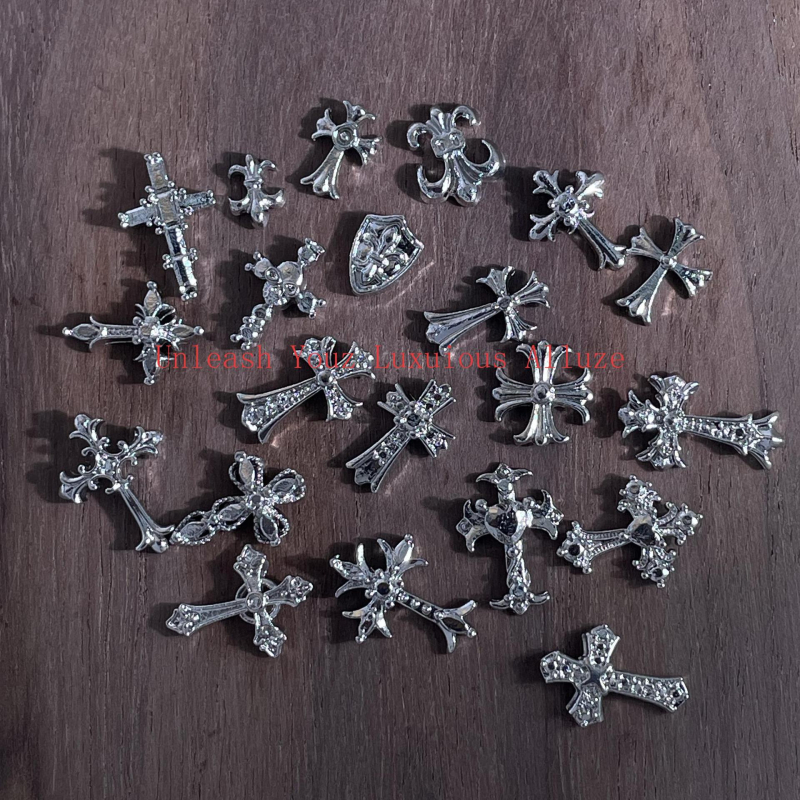 Nail art metalni dodaci s križem – mika prah, lančani uzorak, sladak retro punk stil