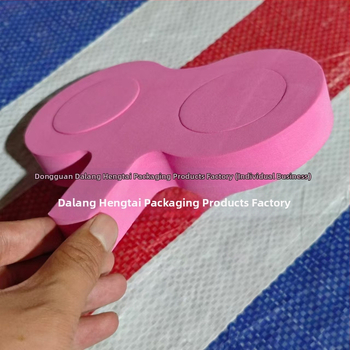 Autó hátsó dísze EVA anyagból, sűrűség 30 kg/m³, márka Hengtai, nyomtatás nélkül