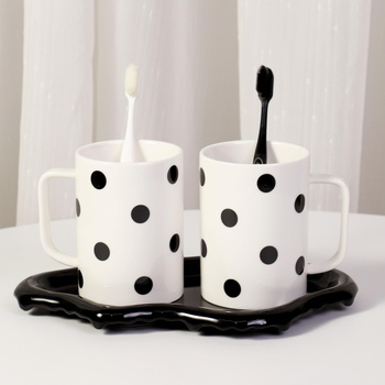 Keramička čašica za četkicu i ispiranje usta s točkastim uzorkom za parove, namijenjena studentskom domu