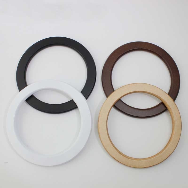 Πλεκτή τσάντα από μαλλί με ξύλινο δαχτυλίδι σε σχήμα κύκλου – εθνο-αγροτικό στυλ