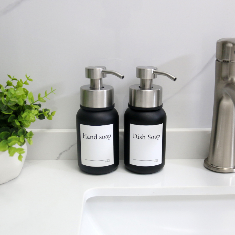 Zidni stakleni dozator tekućine (prazna boca) za šampon, gel za tuširanje i sredstvo za dezinfekciju ruku — luksuzan kupaonski dodatak
