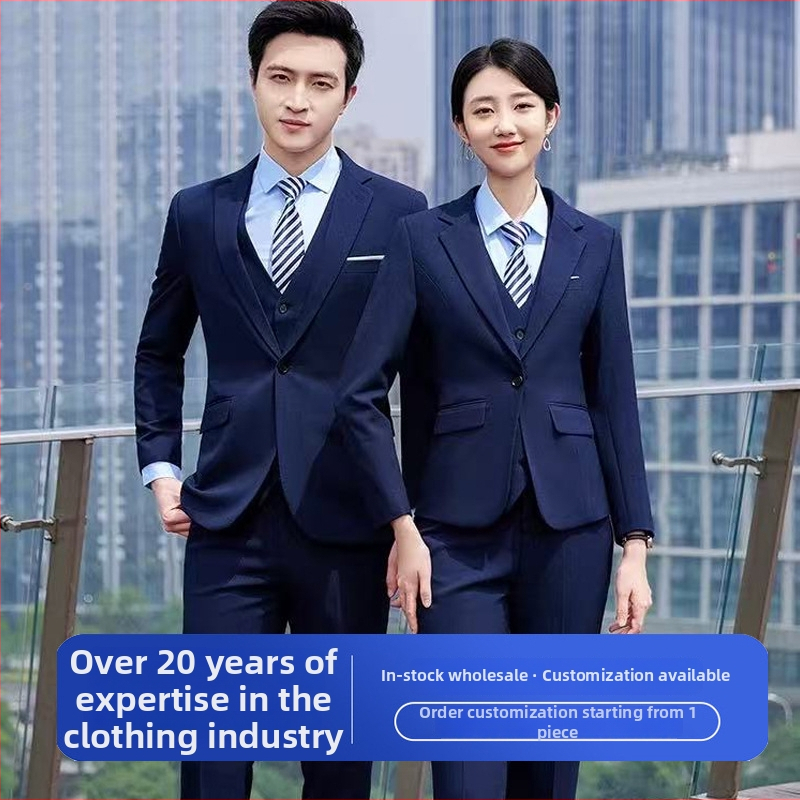 Dvojdielny obchodný formálny oblek, štíhly strih, plochý golier, dvojgombové zapínanie, zmes polyester–viskoz, centrálny zadný rozparok