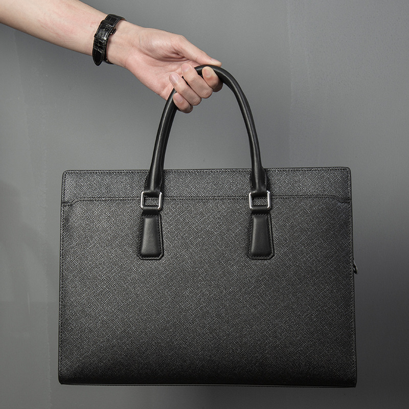 Üzleti táska, valódi bőr (felső réteg marhabőre), egyszínű mintázat, poliészter bélés, vízálló