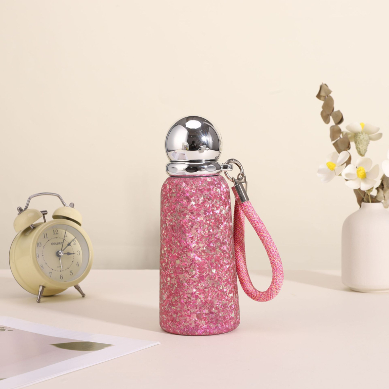 Tiszta titánból készült szigetelt pohár, titán héj, vákuum szigetelés 6–12 óra, csavaros kupak