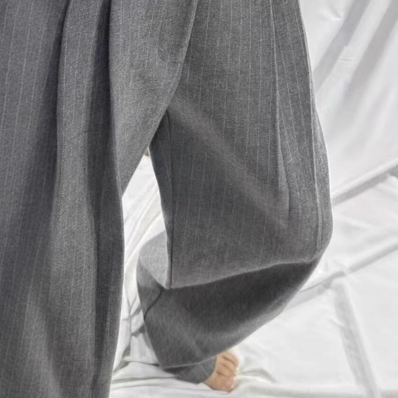 Ženske hlače casual - visoki struk, ravni kroj, drapirana silueta, pamuk-poliester smjesa, jesen 2025