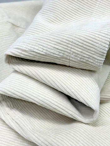 Corduroy ženske hlače ravnog kroja — visok pojas, mikroelastičnost, elegantan stil za svakodnevno putovanje na posao, zima 2025