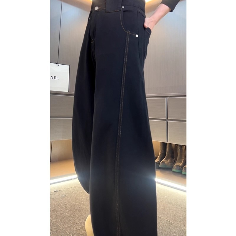 Traperice ravnog kroja, srednji porast, kopčama na prednjem dijelu, denim 60% pamuka