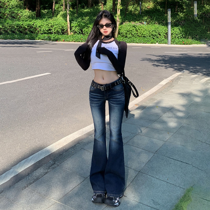 Traperice s niskim strukom, blago širećeg kroja, elastični denim, uski kroj