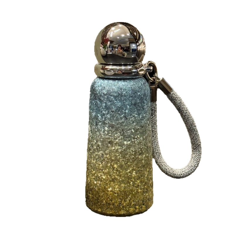 Titánium szigetelt termosz pohár, belső és külső titan, 6–12 órás hőmegőrzés, hordozó zsinórral, csavaros kupakkal