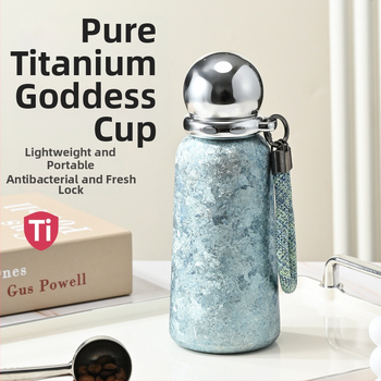 Titanové izolačné pohár, 6–12 h izolácie, skrutkovací uzáver, prenosný, darčekové balenie