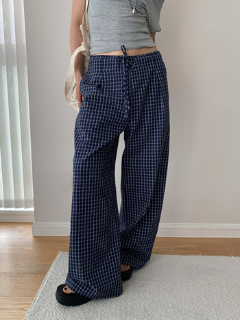 Casual hlače širokih nogavica, niska struka, pamuk-poliester smjesa (50-70% pamuk / 30-50% poliester), mikroelastičnost, Ljeto 2025