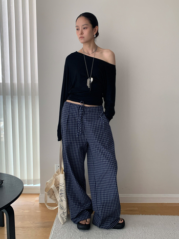 Casual hlače širokih nogavica, niska struka, pamuk-poliester smjesa (50-70% pamuk / 30-50% poliester), mikroelastičnost, Ljeto 2025