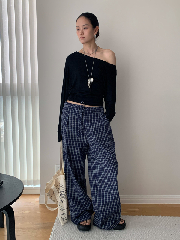 Casual hlače širokih nogavica, niska struka, pamuk-poliester smjesa (50-70% pamuk / 30-50% poliester), mikroelastičnost, Ljeto 2025