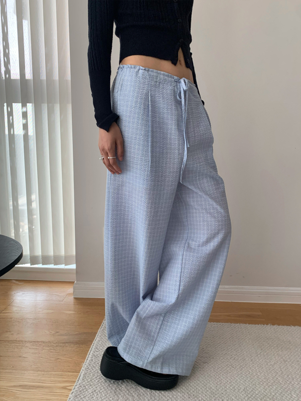 Casual hlače širokih nogavica, niska struka, pamuk-poliester smjesa (50-70% pamuk / 30-50% poliester), mikroelastičnost, Ljeto 2025