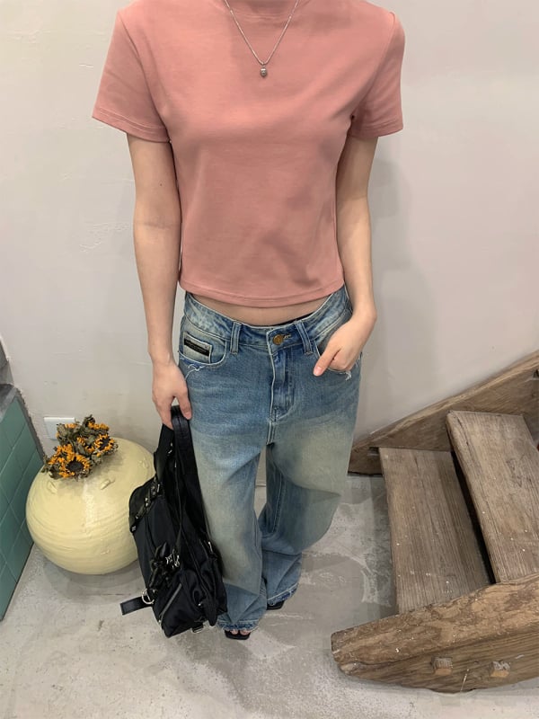 Ženske traperice od denima, visoki struk, široke nogavice, poderani detalji i patchwork, proljeće 2025