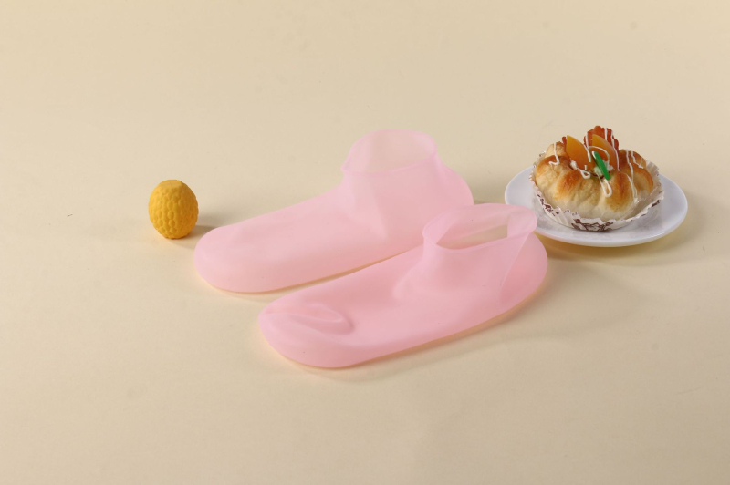 Silikonska maska za stopala – hidratacija i omekšavanje suhih stopala; Materijal: silikon; Sezone: ljeto, proljeće, jesen; Stil: silikonske navlake za stopala, svakodnevna upotreba