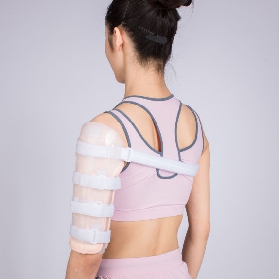 Humerális vállfixáló ortézis a vállsérülések rehabilitációjára, abductáló karra tervezett ortézis, anyag: nylon, modell sgx1, karhoz illeszkedik, infravörös fűtés