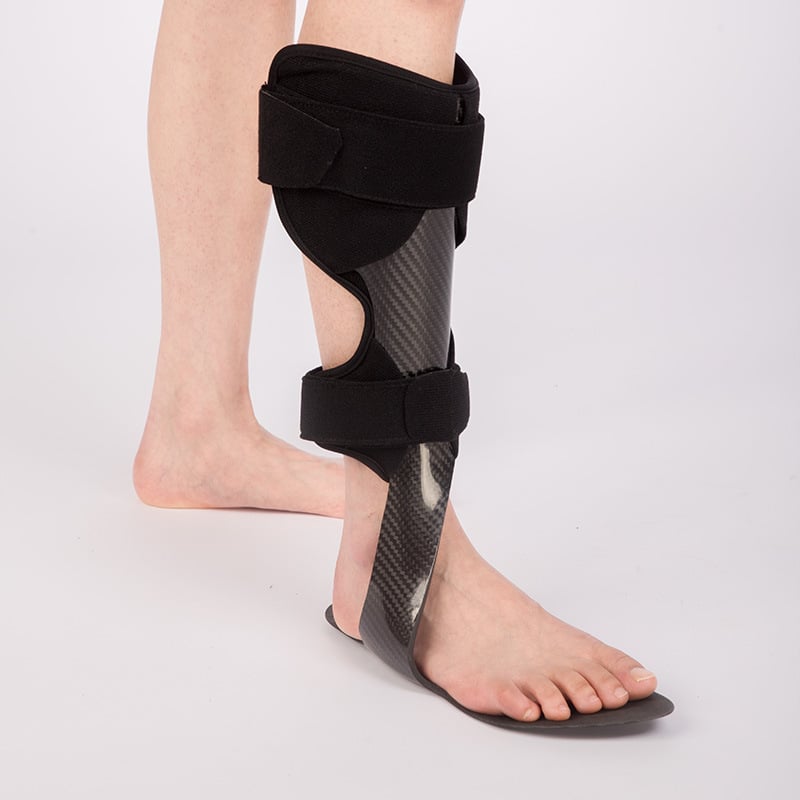 Lábtartó ortézis bokafixációval – szénszálas korrekciós cipő (Márka: Trbs; Modell: Bap belt; Lábaknak)
