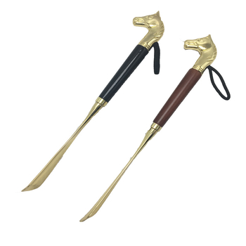 Drvena obuvalka s glavom konja, model Horse head shoehorn, marka Independence, vješajući dizajn