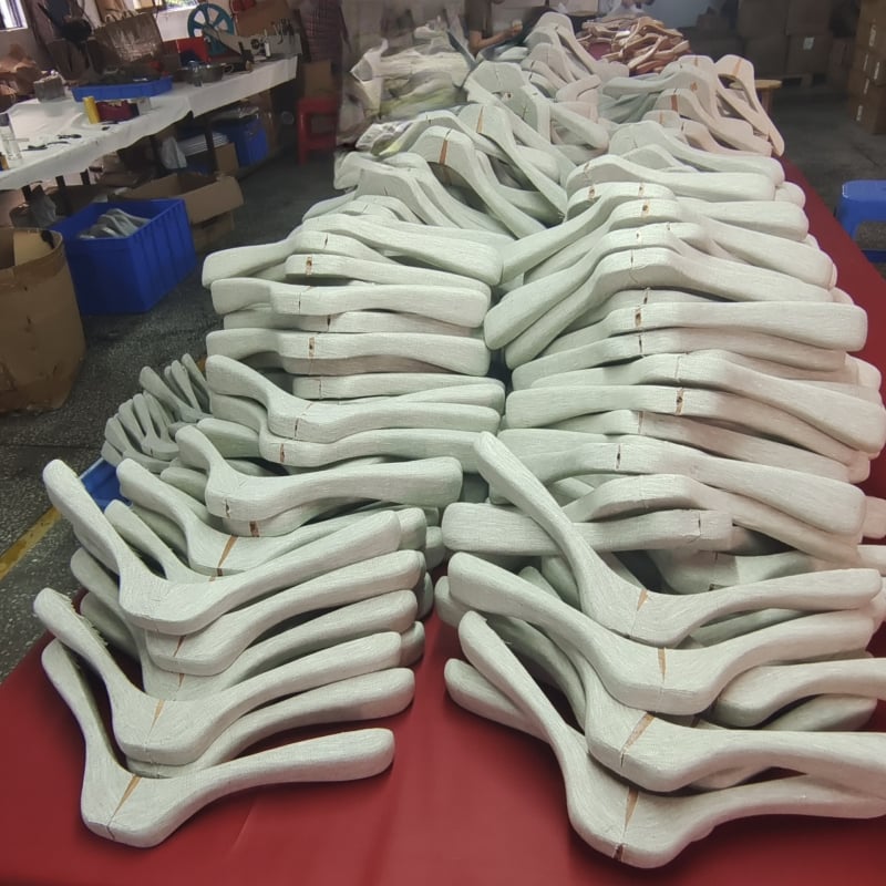 Set PU kožnih vješalica i torbi s personalizacijom i otiskom loga