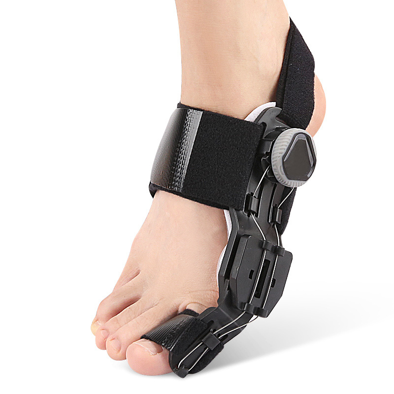 Orteza za hallux valgus s razdjelnikom prsta i podešavanjem kuta | Materijali: ABS, najlon, silikon podloga | Model: 004 | Serija: 004 | Marka: feet awake