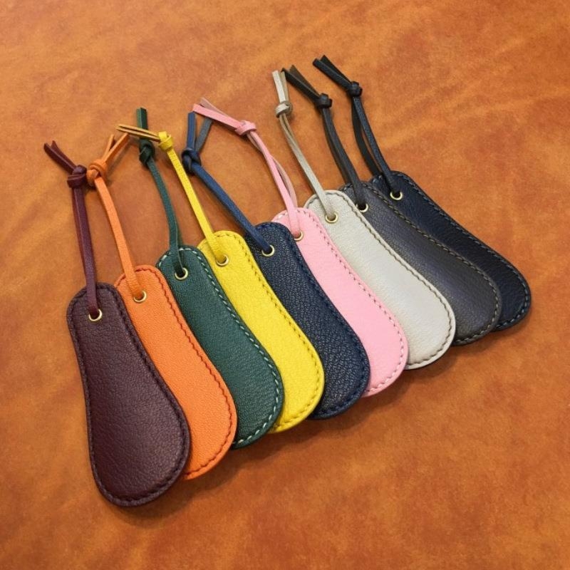 Shoehorn s PU kožnim omotom i nehrđajućim čelom, prijenosni – model 254650, jednostavan retro stil