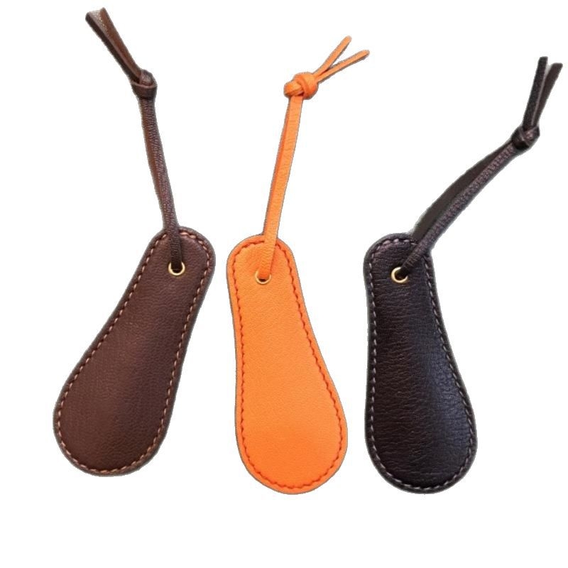 Shoehorn s PU kožnim omotom i nehrđajućim čelom, prijenosni – model 254650, jednostavan retro stil