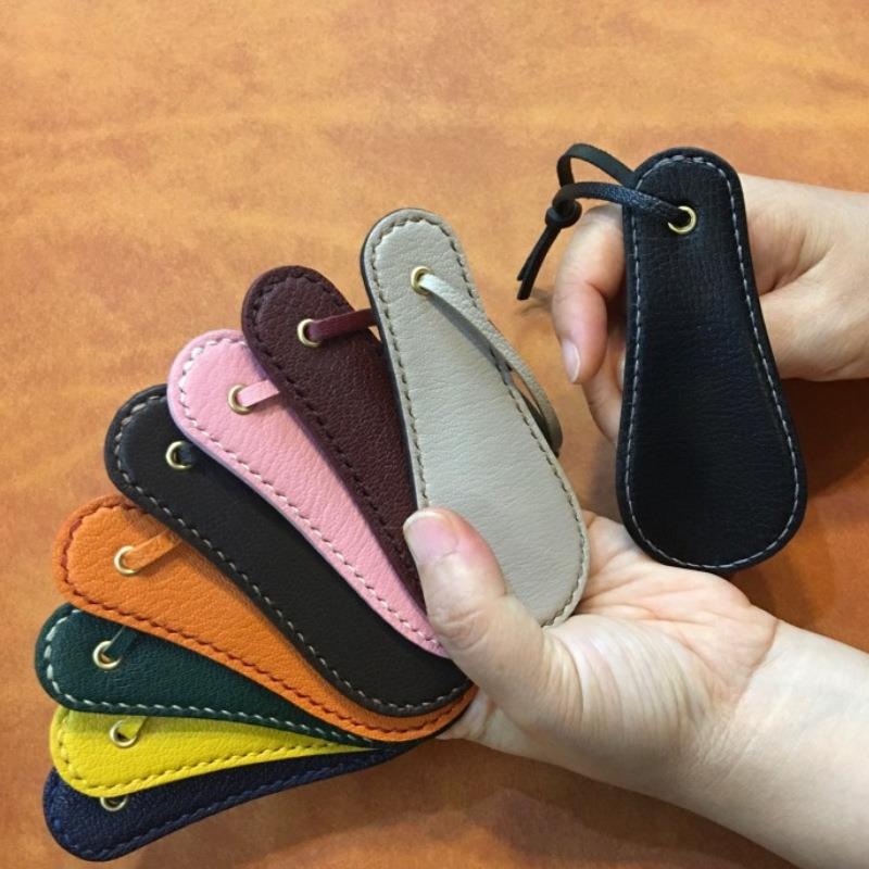 Shoehorn s PU kožnim omotom i nehrđajućim čelom, prijenosni – model 254650, jednostavan retro stil