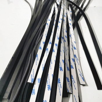 Bandă autoadezivă din cauciuc siliconic; protecție la șocuri și antiderapant pentru uși și ferestre; potrivită pentru sticlă, hardware și produse din plastic; interval de temperatură -40 la 230°C.