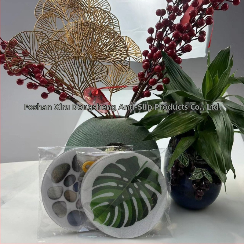 Okrúhle protiskúšové nálepky do kúpeľne z PEVA; substrát PE; hrúbka 0,8 mm; voliteľné vzory