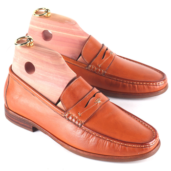 Mrs. Di Șablon pentru Pantofi din Lemn de Cedru – Reglabil cu Suport cu Arc, Deodorizant și Anti-pliuri, Model: Întinzător/Șablon pentru Pantofi