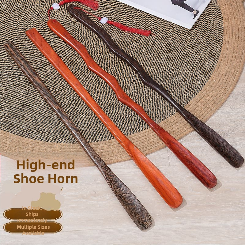 Hosszú fogantyújú fa cipőhorn idős és várandós nők számára, modern minimalist design (Anyag: chicken-wing wood; Termékkód: th01; Márka: Sandalwood gray; Kategória: Egyéb faipari termékek)
