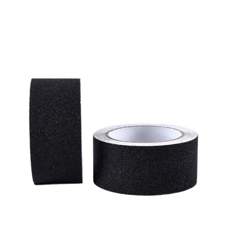 Protuklizna traka za stepenice, mat završna površina, PVC + mat baza kompozita, debljina 0,8 mm, ljepilo na bazi ulja, viskoznost 90 N/m, serija Road anti-slip