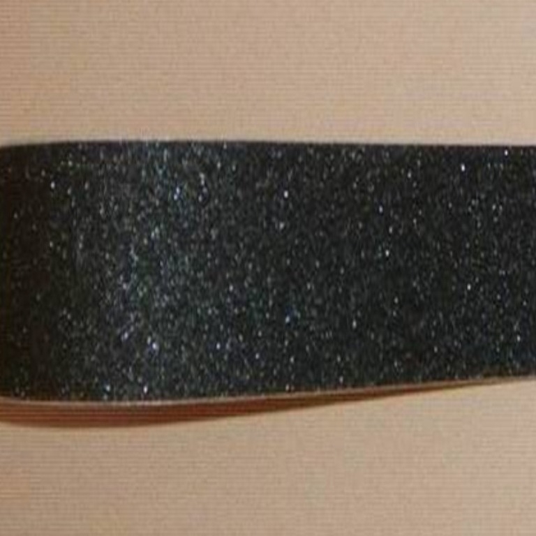 Svjetleća protuklizna traka za stepenice i kupaone, PET mat površina, ljepilo na bazi gume, 60 N/m, -20°C do 100°C