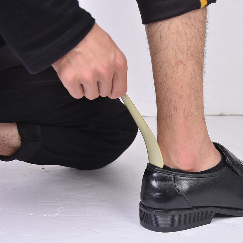 Independence zinc alloy curved-handle shoehorn