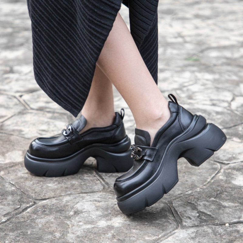 Ženske platform loafers s 8 cm visinom, gornji dio od kože prvog sloja, okrugli vrh, gumasti potplat, kožni ulošak