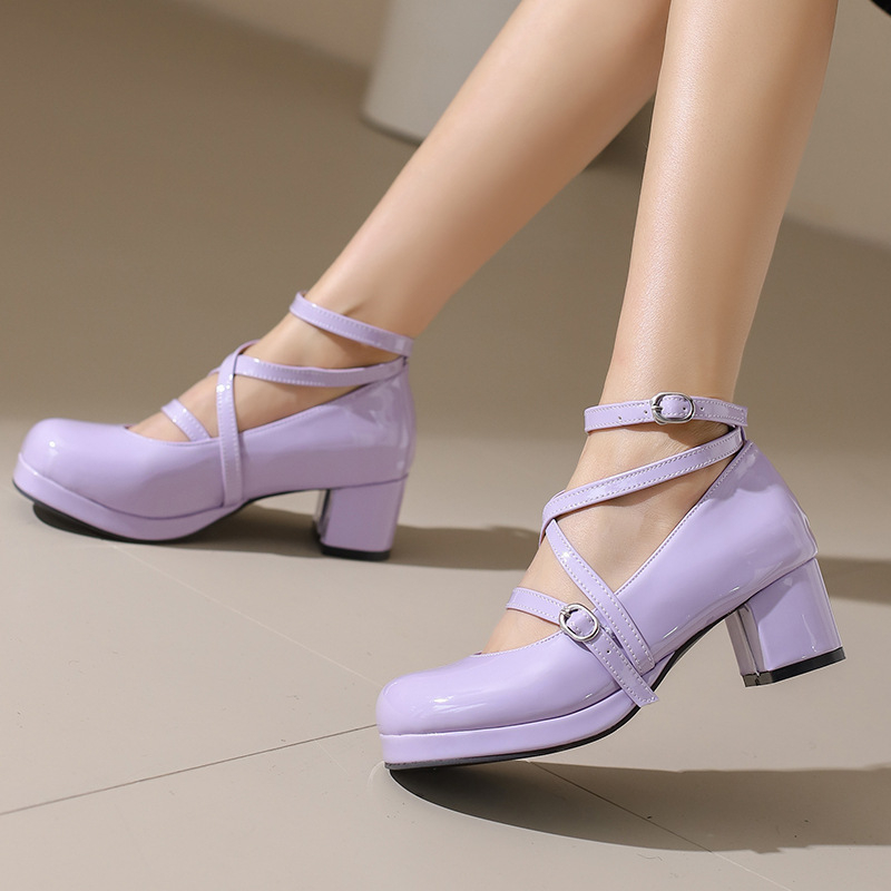 Női brogue cipő, kerek orrú, PU felsőrész, csattal záródó, gumitalp, négyszögletes sarok 3–5 cm