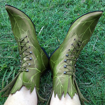 Gležnjače - retro gotičnog stila, šiljasti vrh, niski debeli potpetica 1–3 cm