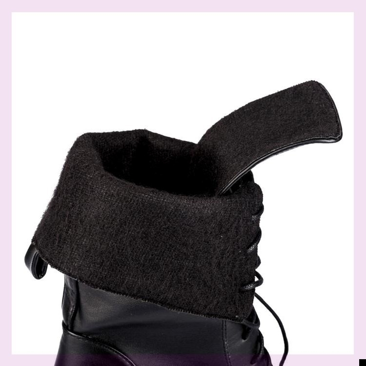 Chelsea csizmák suede felsőrésszel, gumitalppal, kerek orrú, 6–8 cm magas masszív sarok, elöl fűzős