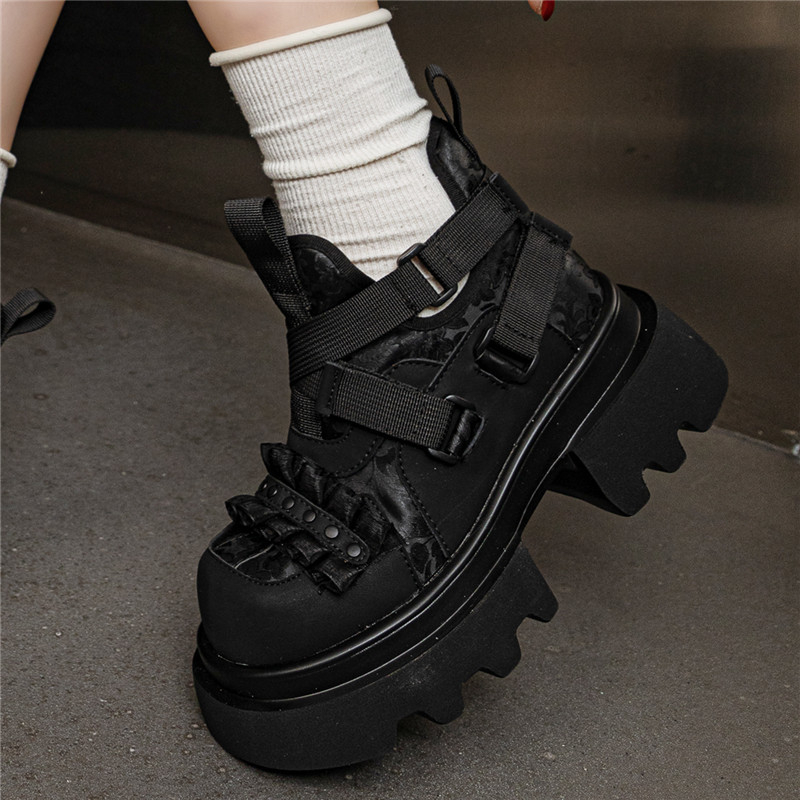 Pantofi cosplay din piele cu suprafață gravată, ghete înalte, talpă platformă 6–8 cm, talpă din poliuretan, închidere cu bretele încrucișate