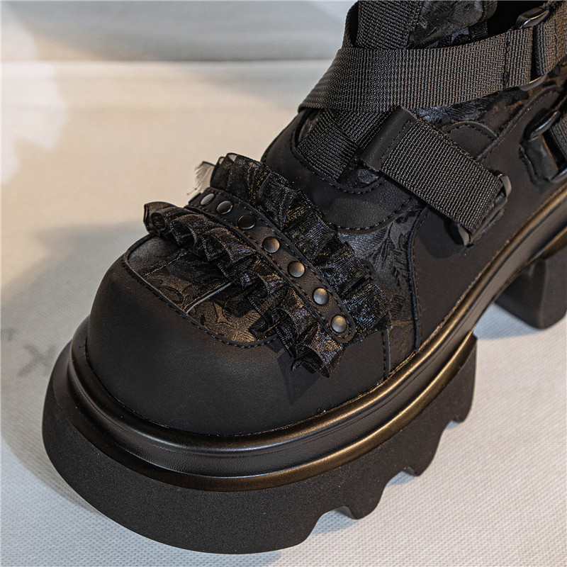 Pantofi cosplay din piele cu suprafață gravată, ghete înalte, talpă platformă 6–8 cm, talpă din poliuretan, închidere cu bretele încrucișate