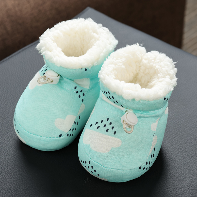 Бебешки памучни обувки и чорапи с антинадраска защита за крачетата и меки подметки, зимен сезон, с мультяшен дизайн