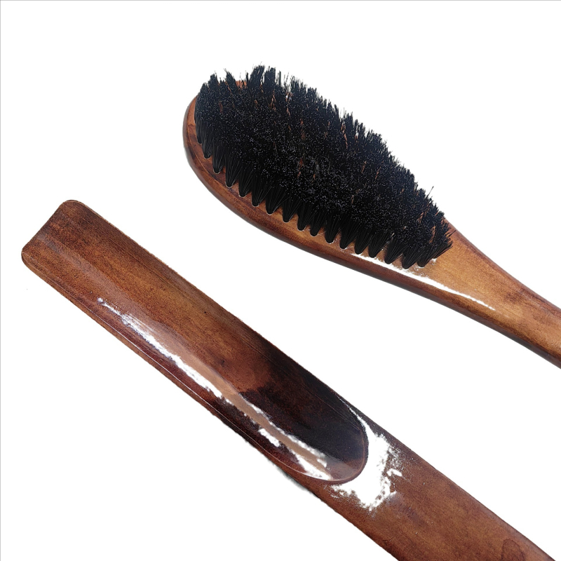 Drveni cipohvat i četka za odjeću s dugim držalom — Brand Trendy, Model Clothes brush and shoehorn